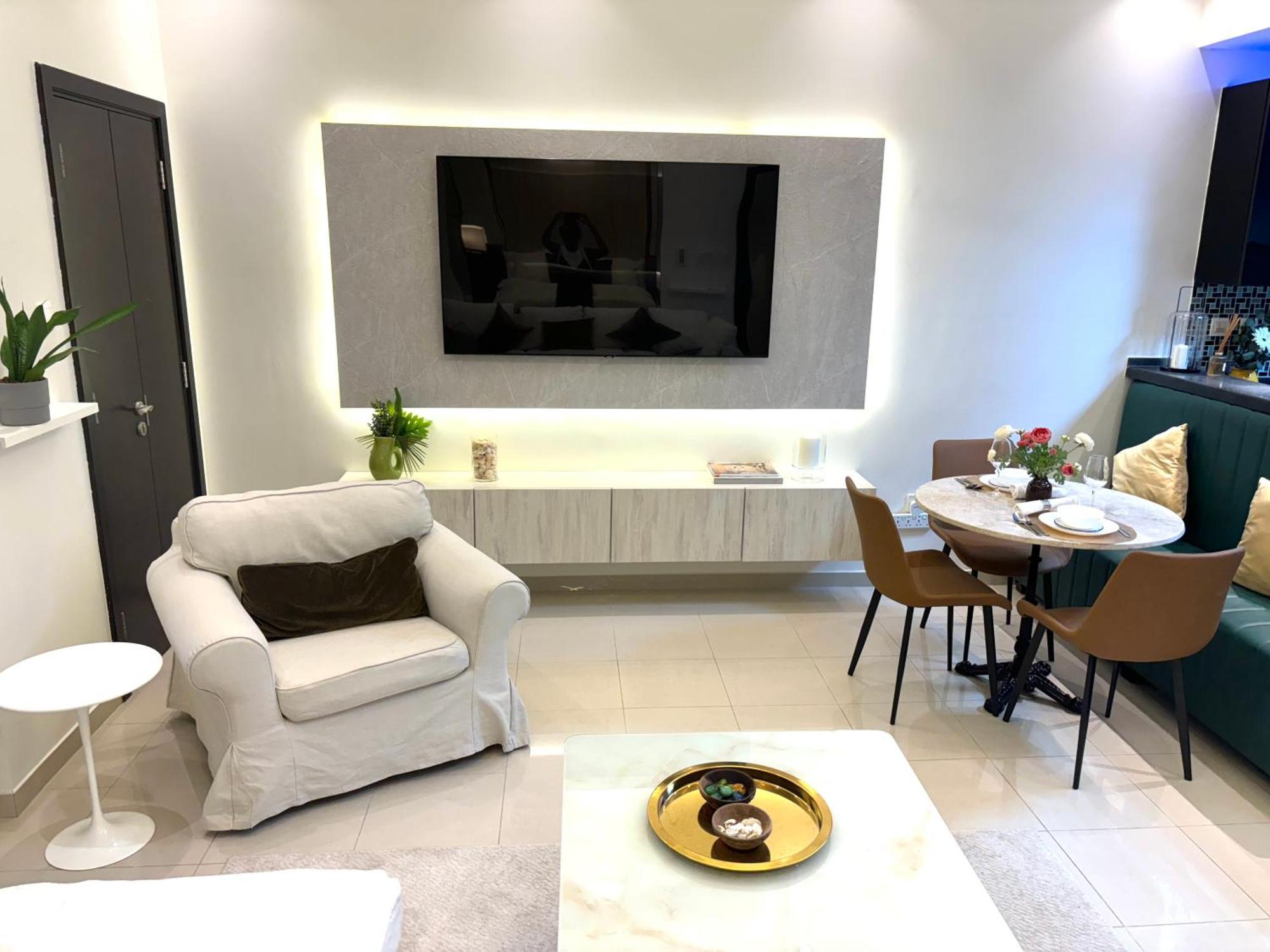 Apartment Vacation Friendly View Luxury 1bedroom- Walk To & Mall